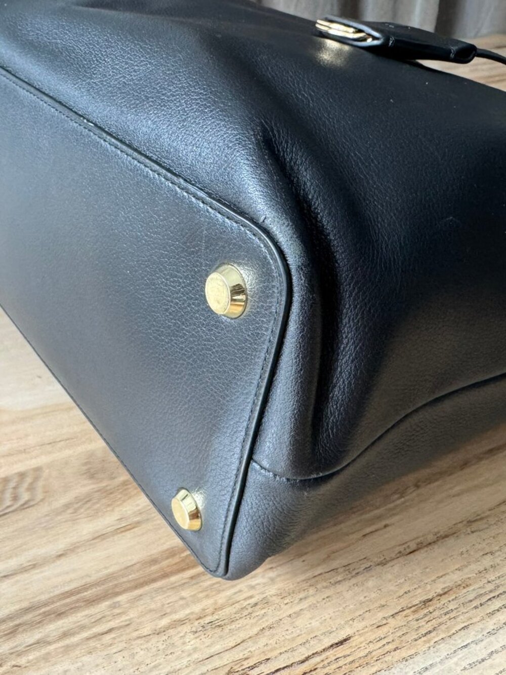 Tumi Voyageur "Monika" Leather Tote Laptop Bag BLACK GOLD HARDWARE LIKE NEW - Picture 12 of 17